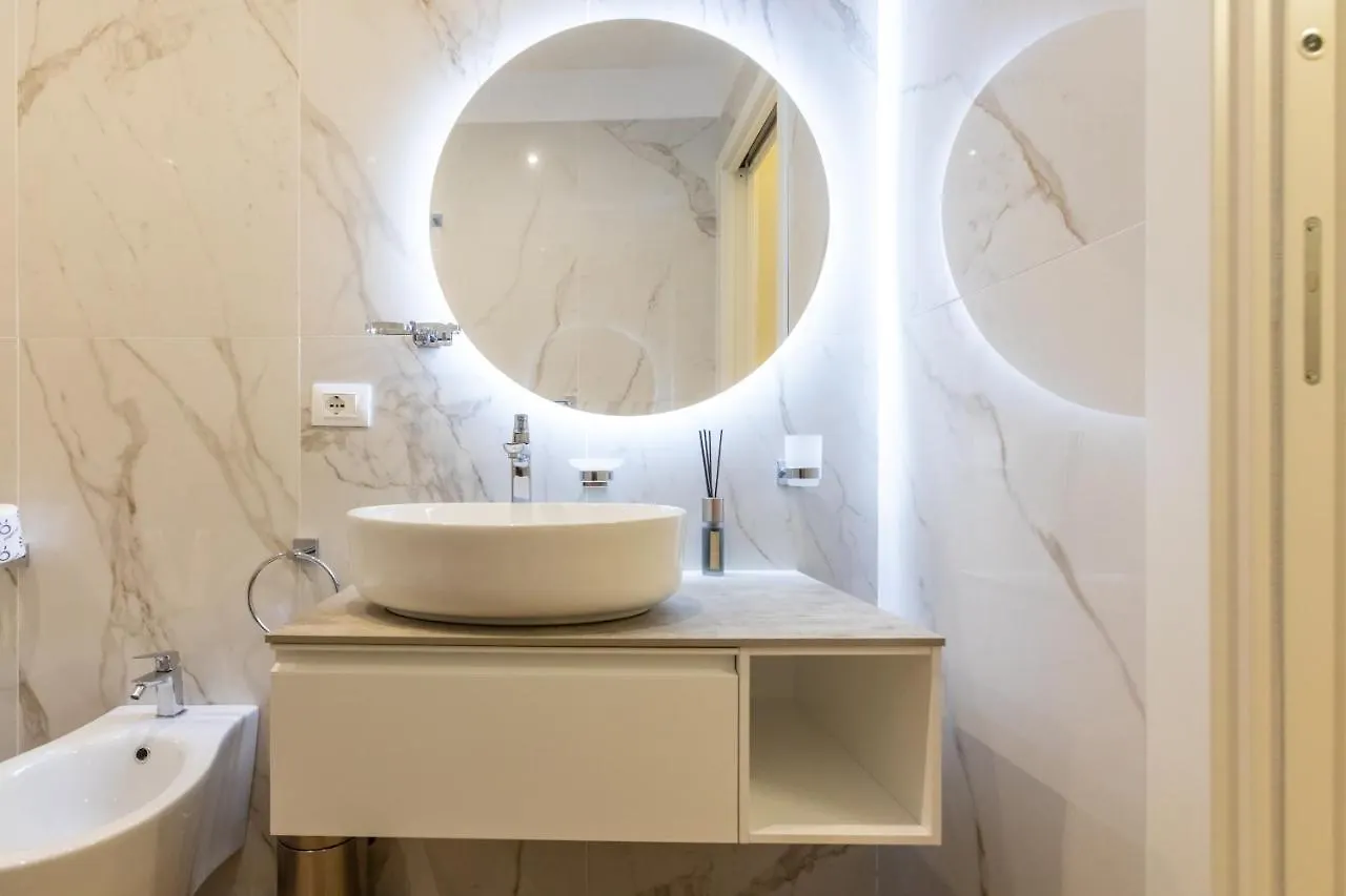 Elegantia Luxury Rooms Rome 0*,